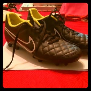 Nike Tiempo Soccer Cleats Mens 9.5